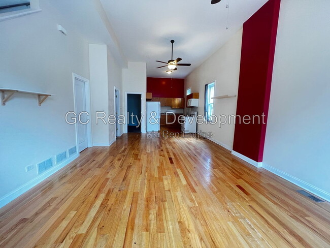 Building Photo - 1512 W 17th St