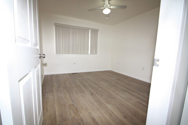 Building Photo - 2969 Saganashkee Ln