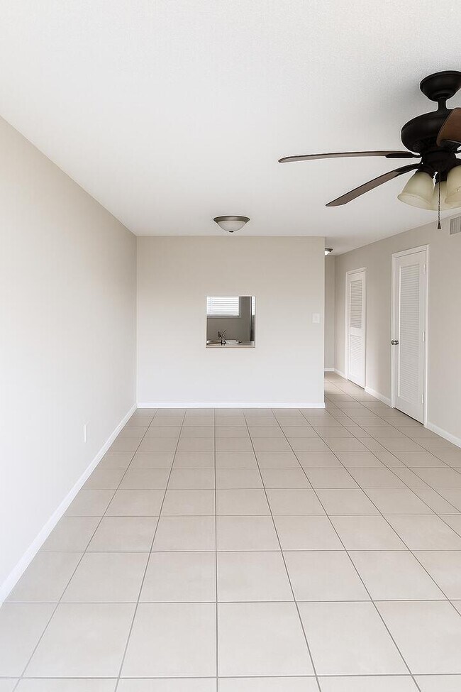 Building Photo - 665 Glouchester St