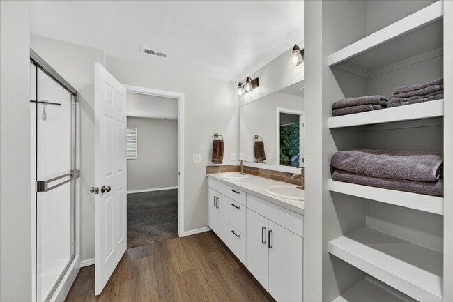 Building Photo - 878 W Jasper St