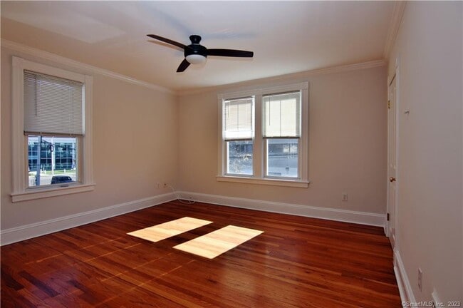 Building Photo - 11 Dolsen Pl
