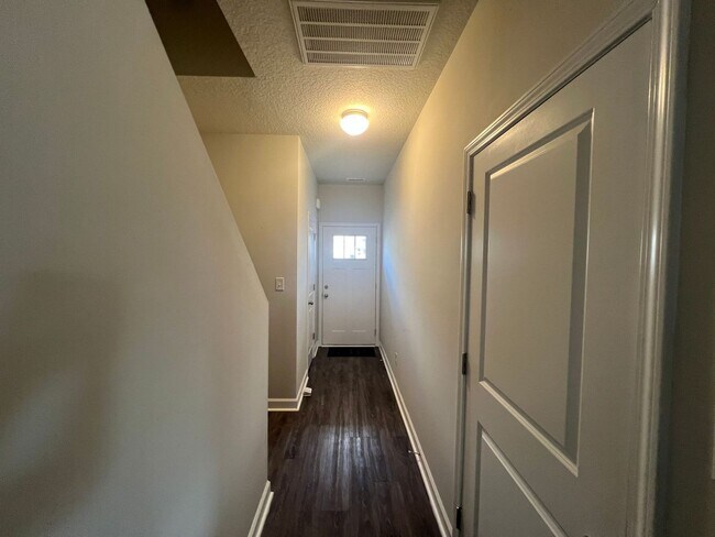 Building Photo - 210 Shallowbag Bay Ln