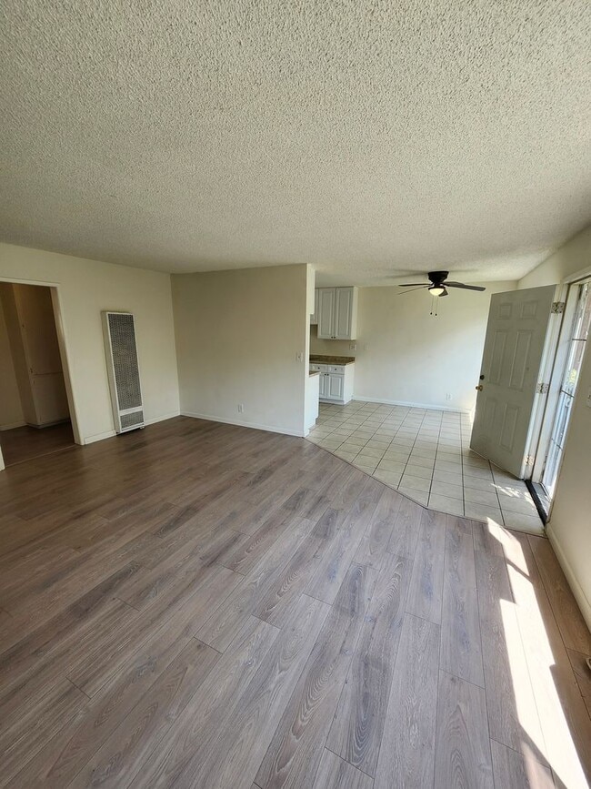 Building Photo - 438 Silverwood Ave