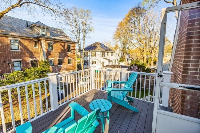 Building Photo - 37 Commonwealth Park