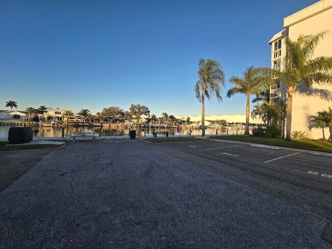 Building Photo - 4908 38th Way S