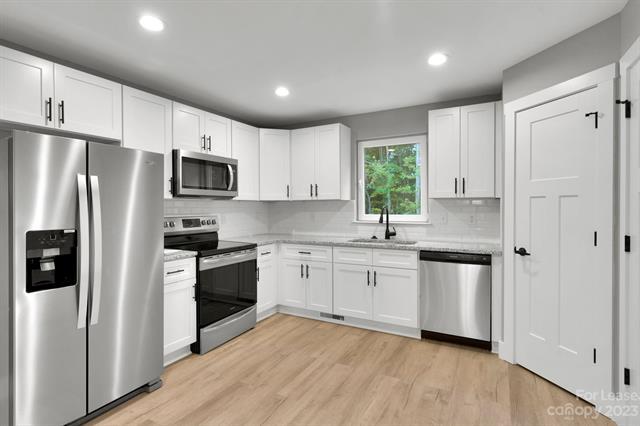 Building Photo - 387 Roper Dr