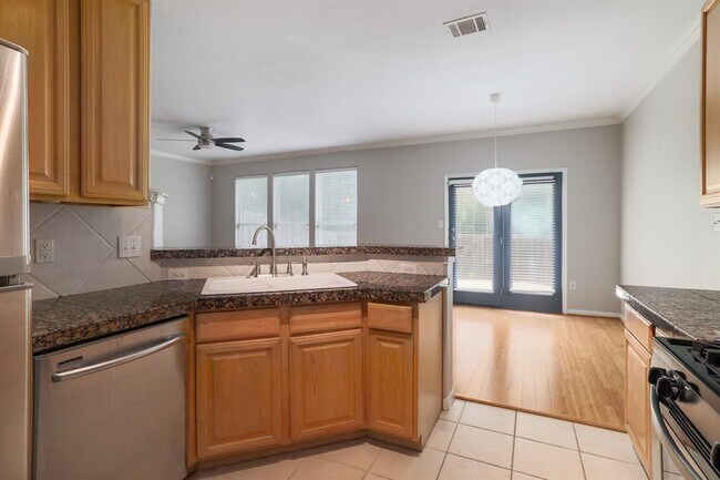 Building Photo - 4620 W William Cannon Dr