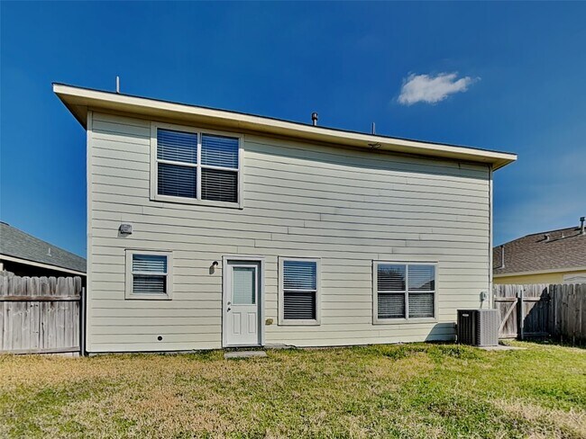 Building Photo - 21711 Falcongate Ct