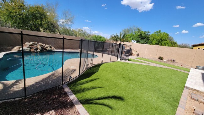 Building Photo - Gorgeous 5 Bedroom 3.5 Bath Stetson Valley...