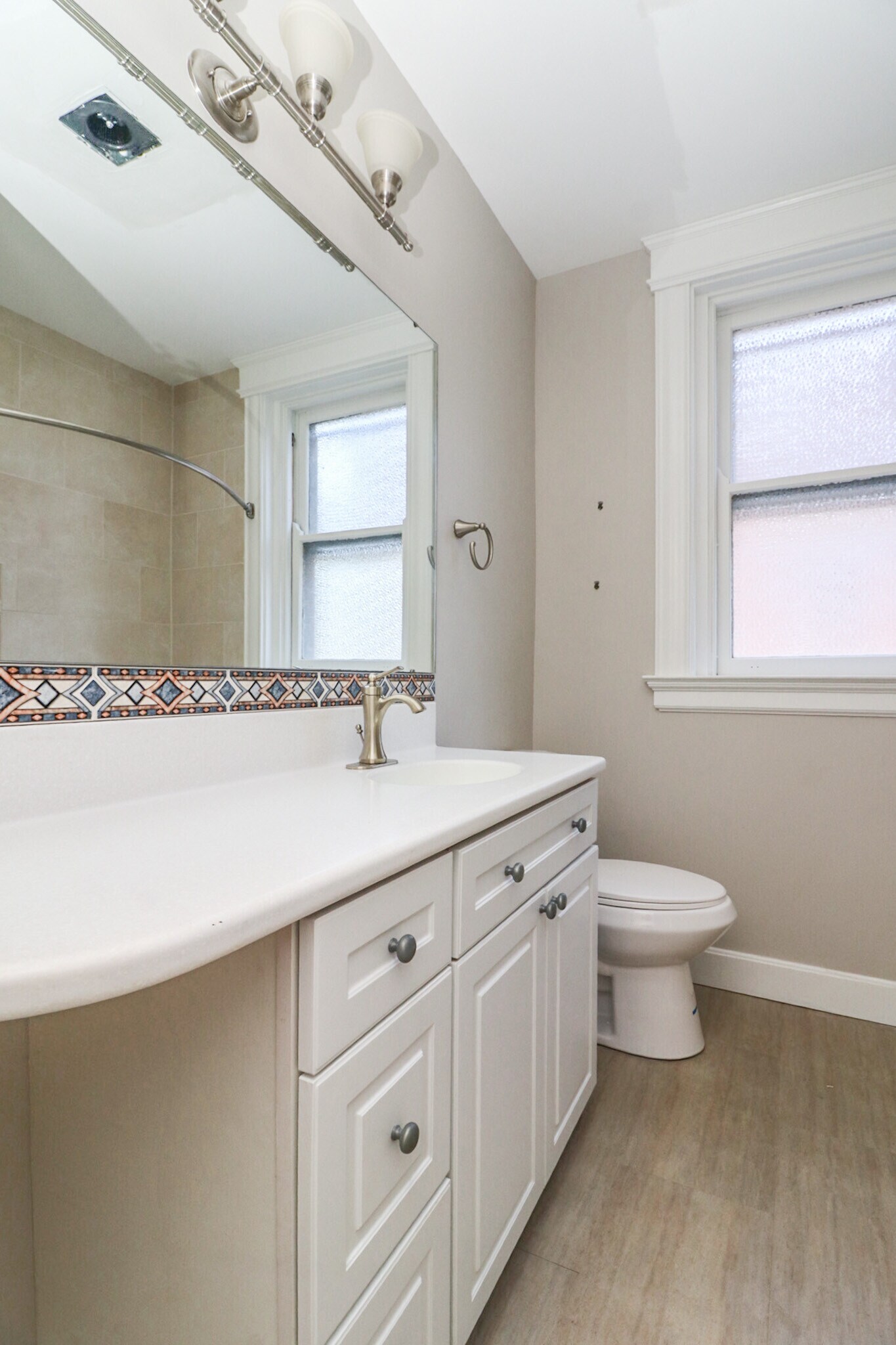 1st Story Bathroom - 1634 Elkton Pl