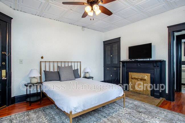 Building Photo - 813 Hall of Fame Dr