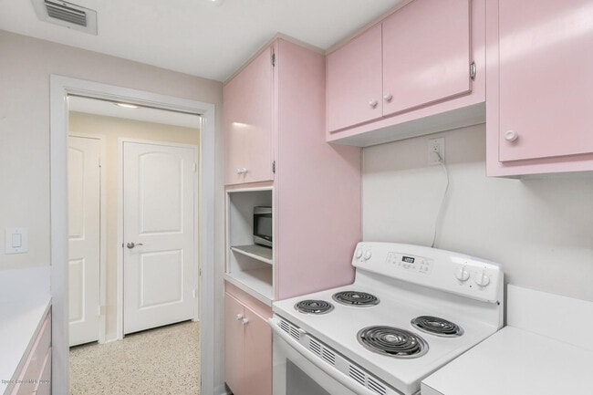 Building Photo - 55 Sea Park Blvd