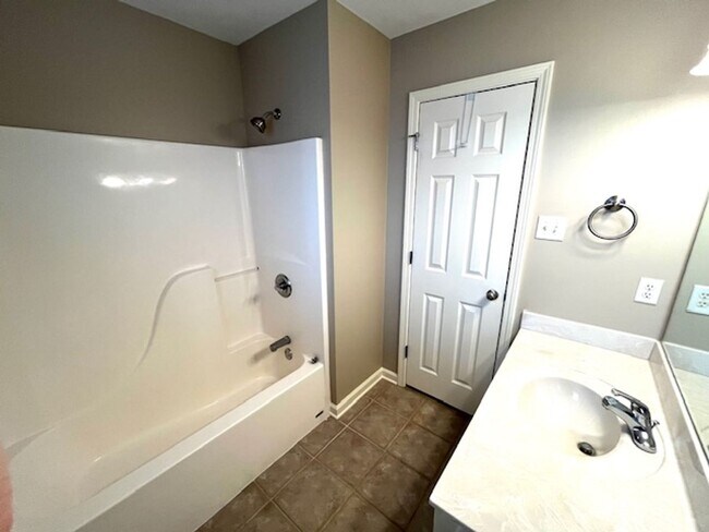 Building Photo - Nice 3 bedroom 2 bathroom Cabot, Arkansas Home