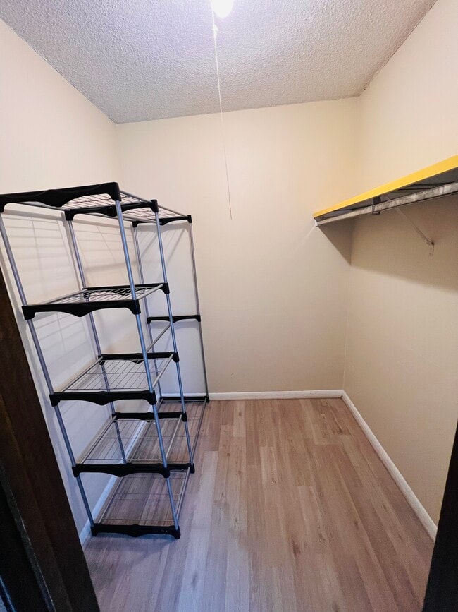 Building Photo - Longfellow