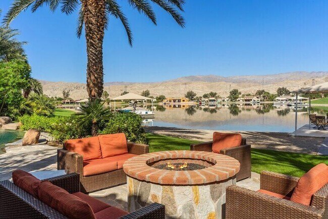 Building Photo - 83290 S Bay Dr