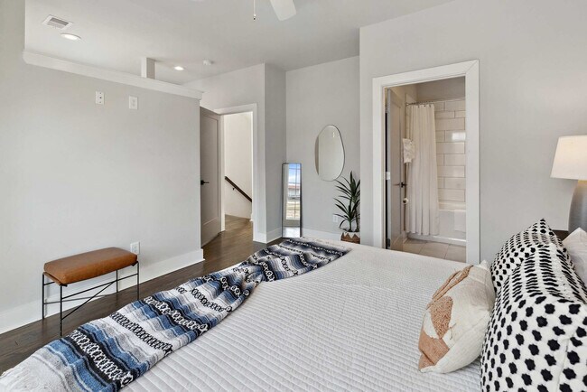 Building Photo - 3206 West End Cir