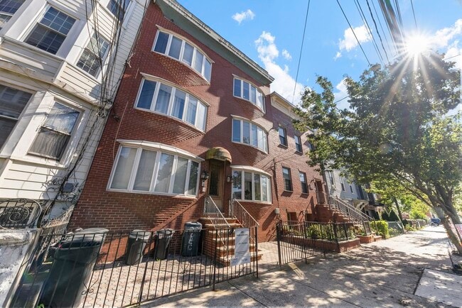 Building Photo - 258 NEW YORK Ave