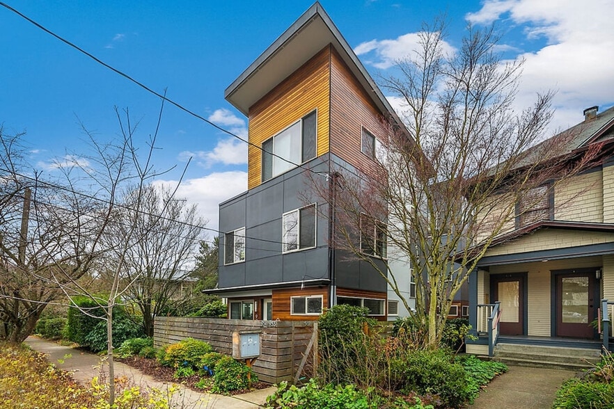 Building Photo - 933A 13th Ave