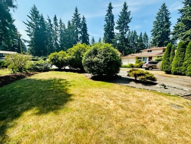 Building Photo - 3Bd/2Ba Bellevue House
