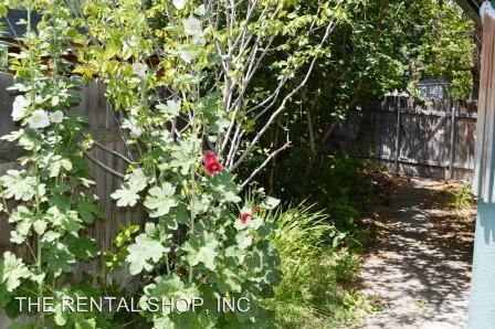 Building Photo - 1321 NW Iowa Ave