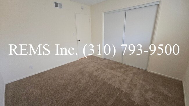 Building Photo - Large 4 Bedroom Single-Family Home with Pool & 2-Car Garage