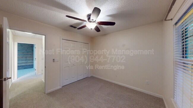 Building Photo - 281 Village Green Ave