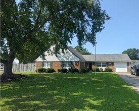Building Photo - Spacious 5-Bedroom Home in Virginia Beach ...