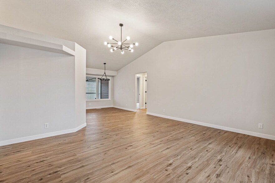 Building Photo - 11035 W Halstead Ct