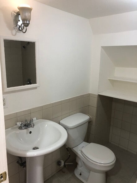 Building Photo - 58 Kellogg St