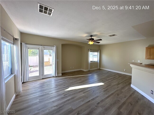 Building Photo - 3413 Robust Robin Pl