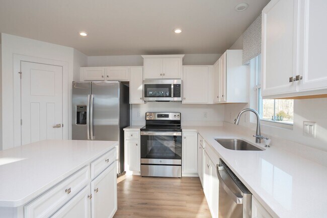 Building Photo - Beautiful One Level Home in Columbia!