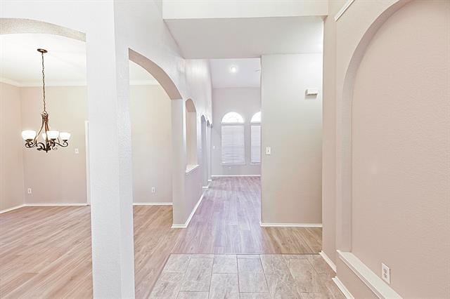 Building Photo - 2405 Hopkins Dr