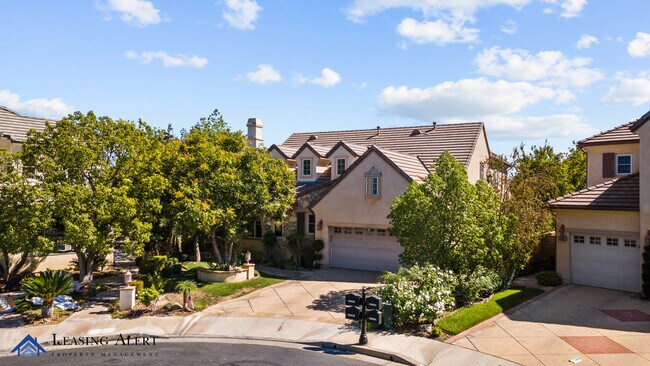 Building Photo - 26802 Pine Cliff Pl