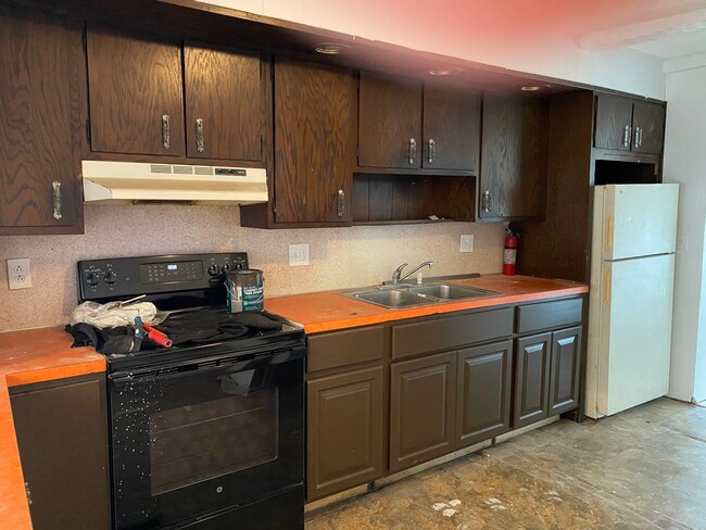 Primary Photo - 1114 Mifflin St