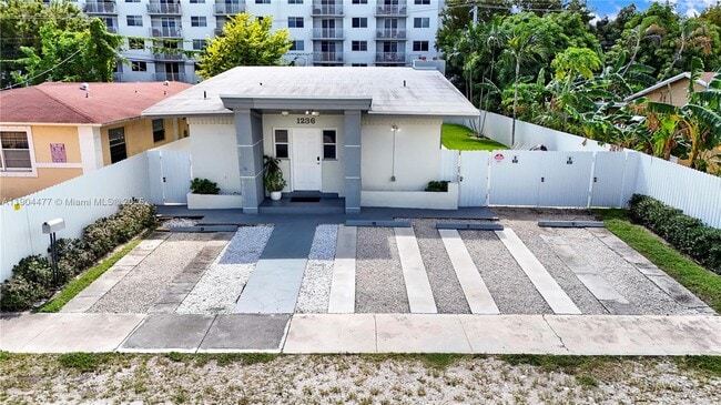 Primary Photo - 1236 NE 109th St