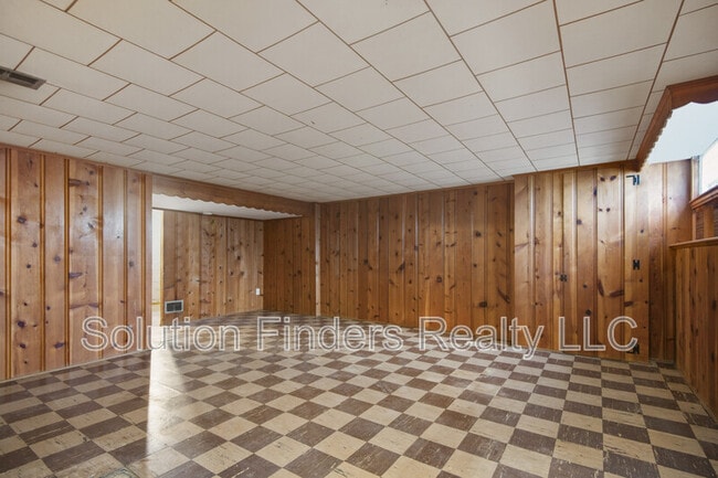 Building Photo - 1812 Edgewood Rd