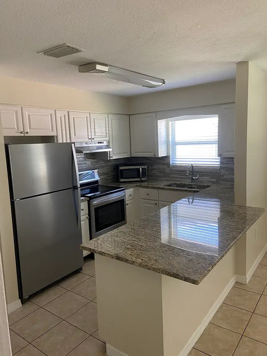 Building Photo - 5003 21st St W