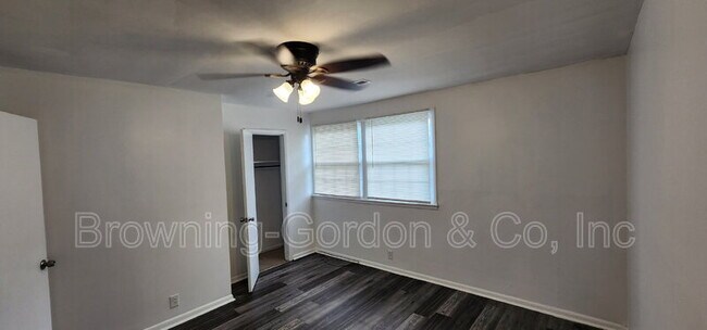 Building Photo - 2514 Glenrose Ave