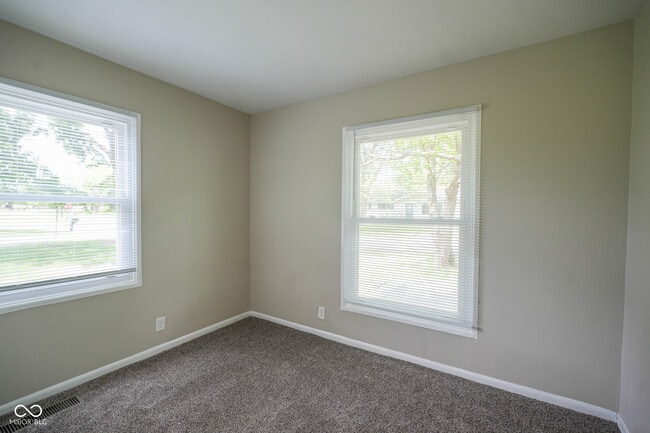 Building Photo - 710 Brooks Dr