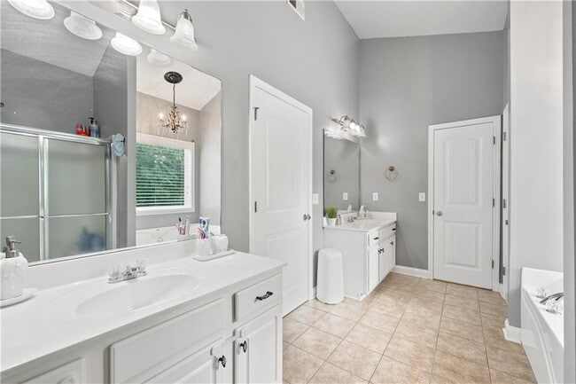 Building Photo - 52 Thomas Pl Dr