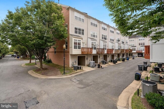 Building Photo - 211 Medlock Ln