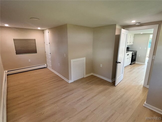 Building Photo - 706 Hilliker Ct