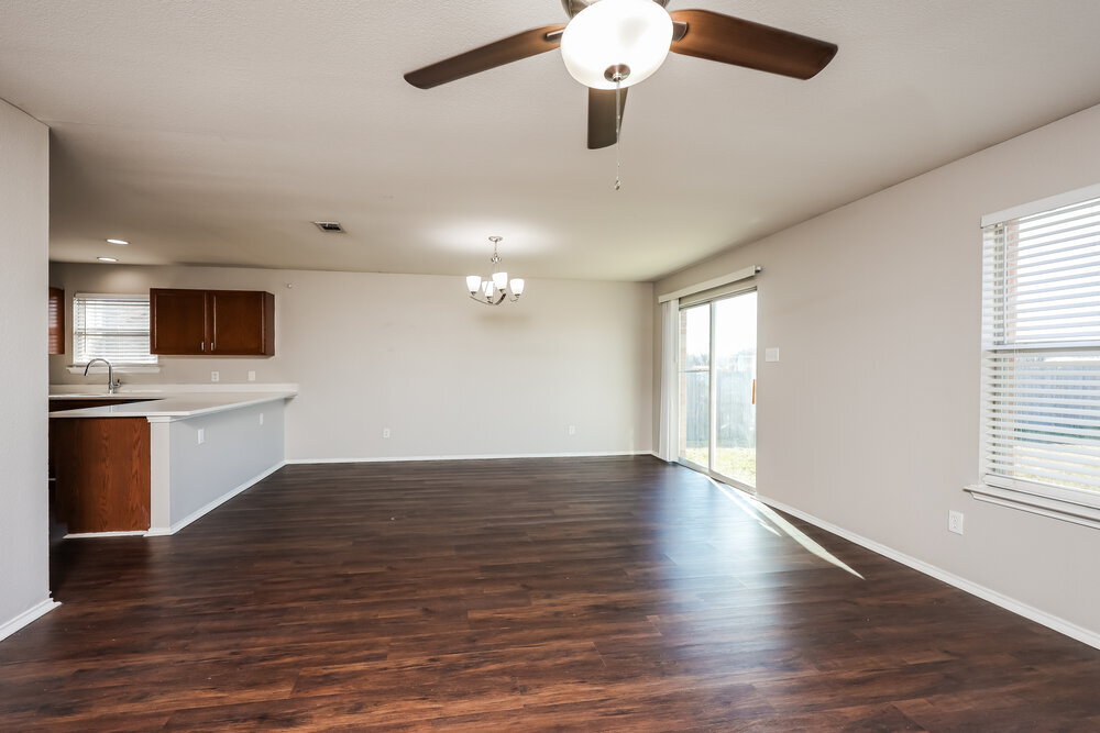 Building Photo - 533 Hearthstone Dr