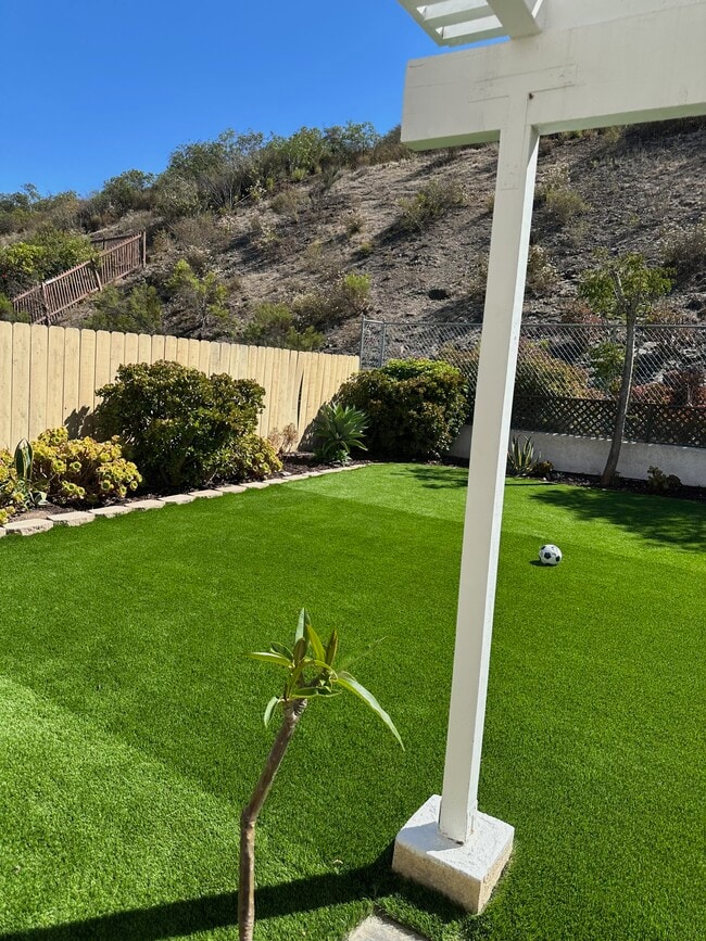 Building Photo - 10629 Bernabe Dr