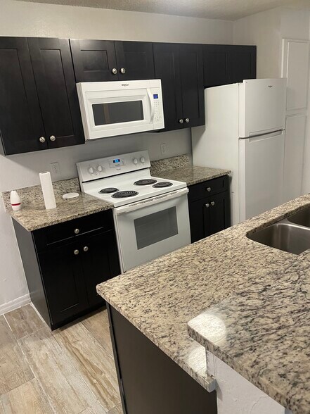 Building Photo - 976 Leeward Pl