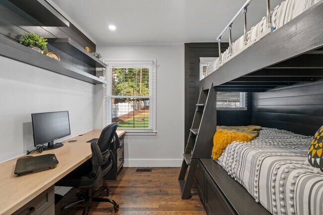 Bunk Room - Private Office - 3415 Pinehill Rd