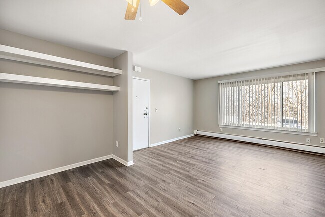 Building Photo - 120 N Prospect Rd