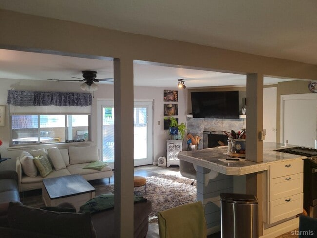 Building Photo - 1150 Fairway Ave