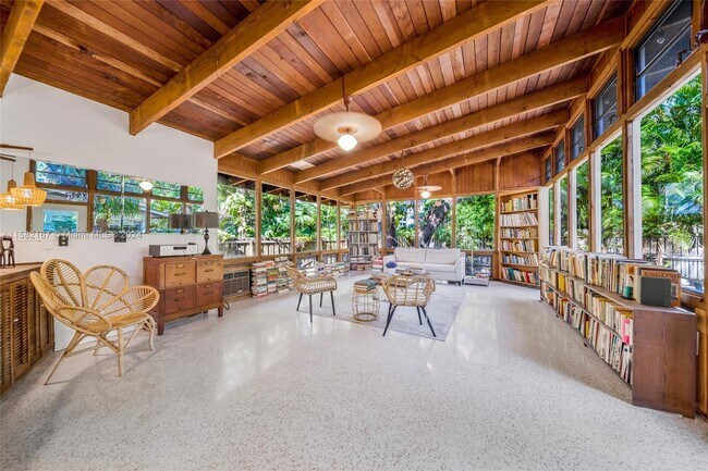 Building Photo - 2321 Tigertail Ct