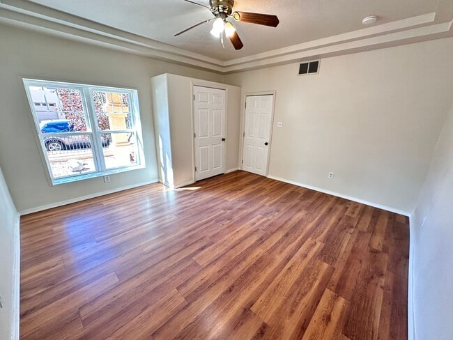 Building Photo - Located Near Downtown 2 Bedroom 1 Bathroom